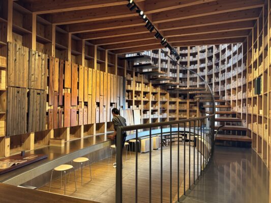 木への愛着を育み森へつなげるショールーム 「MARUHON FUKUOKA」の関連画像
